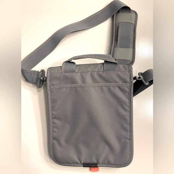 STM Crossbody Tablet iPad Bag —Pockets, Pockets, Pockets! - Picture 5 of 13